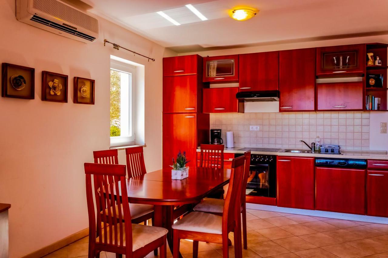 Abby Apartamento Kornić Exterior foto