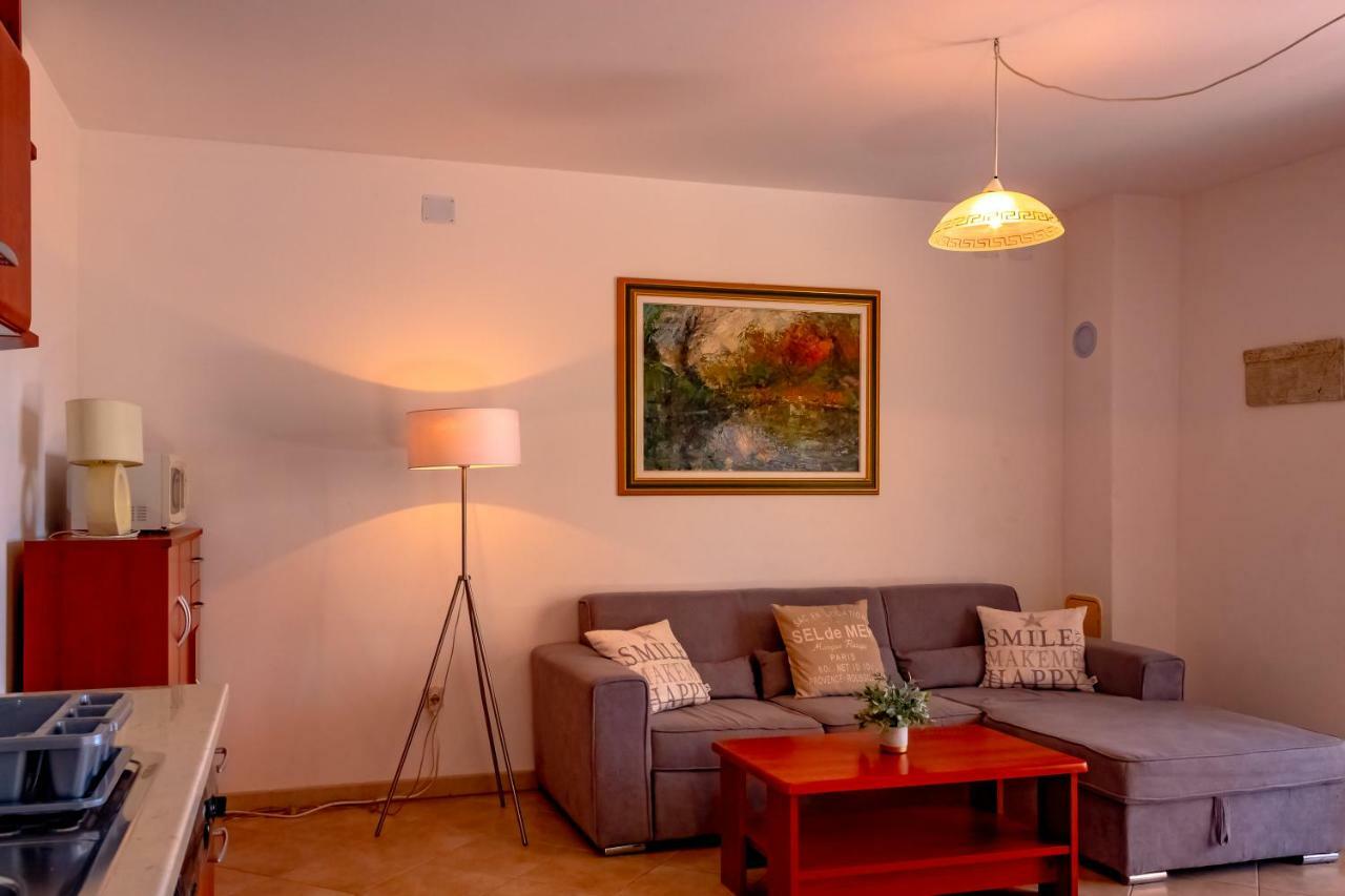Abby Apartamento Kornić Exterior foto